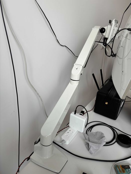 Suport Monitor Gas Lift Multibrackets, 15-32" , White, min. 9 - 21 kg