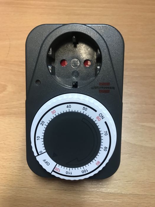 Vand priza mecanica programabila de 16 A