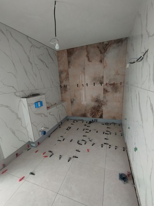 Amenajări interioare, apartamente , case , băi, curți , instalați sani