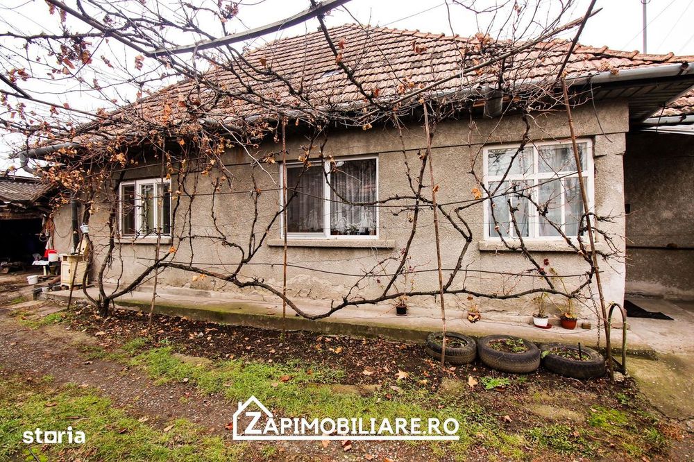 Casa singur in curte - 800 mp teren - Santana
