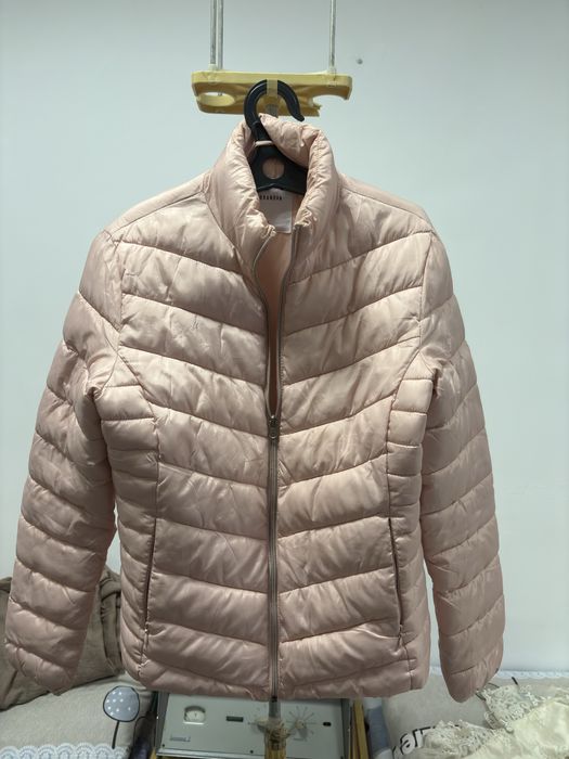 Продам демисезонную курточку!