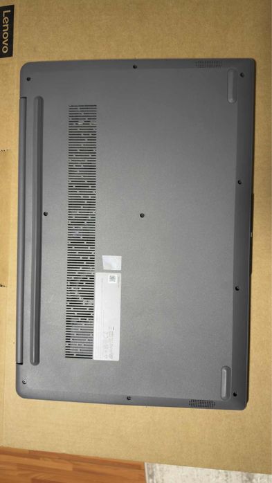 Vând/ Schinb Laptop Lenovo IdeaPad 3 17IAU7 8 GB RAM 512 GB memorie