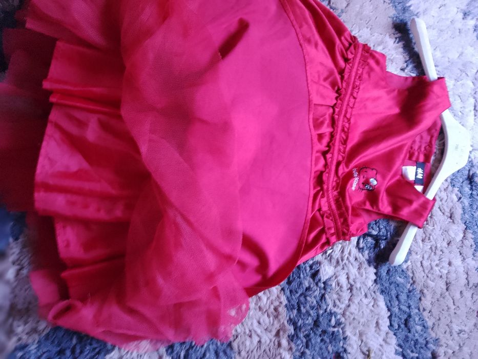 H&M страхотна рокля за повод