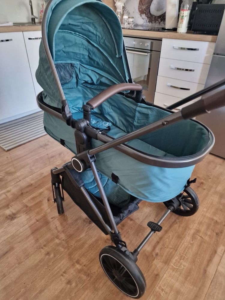 Бебешка количка Chipolino
