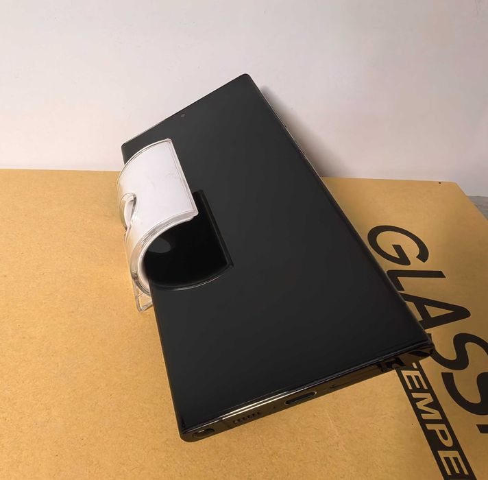 Samsung S23 Ultra 12 Gb Ram 512 Rom impecabil cu huse UAG