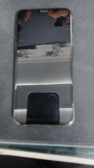 iPhone xm sotiladi iCloud tuchib qogan