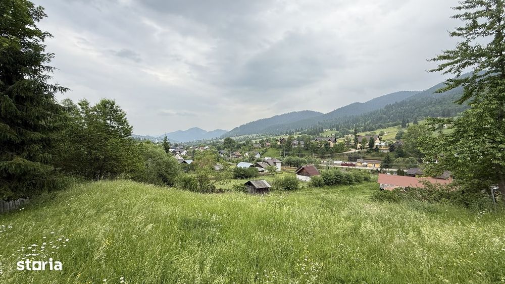 Teren parțial intravilan la soare și cu acces la drum public