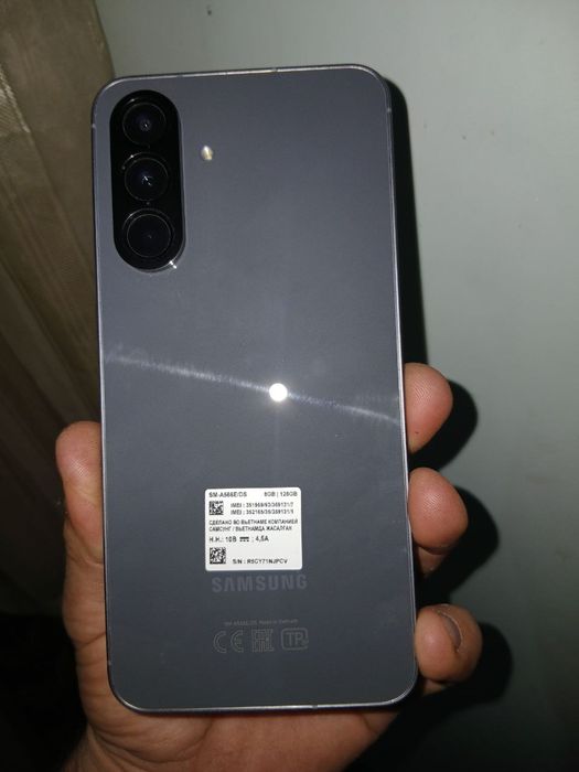 Telfon sotiladi samsung A56 holati ideal