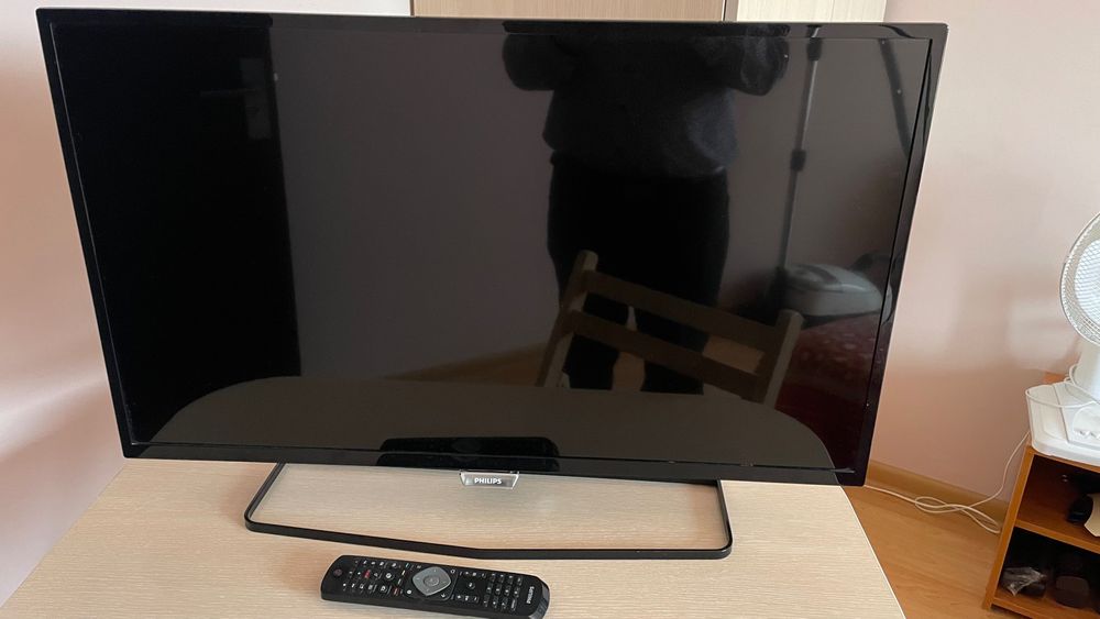 телевизор PHILIPS 32