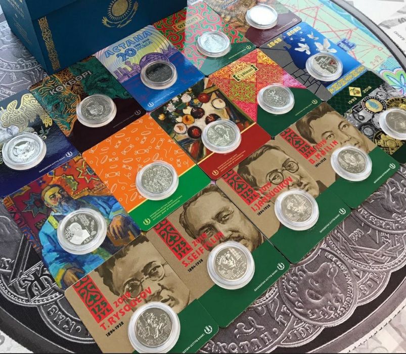 Монеты в блистерах (разные)