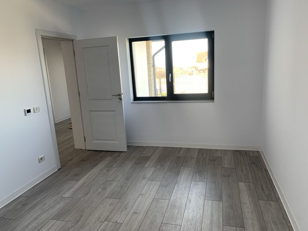 Vila parter la asfalt