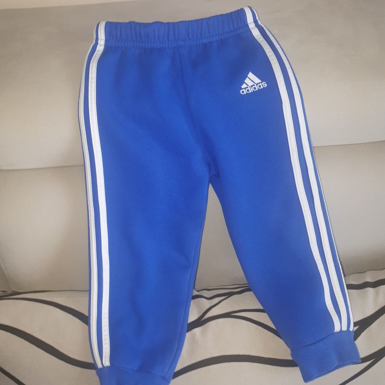 Vand pantaloni trening adidas