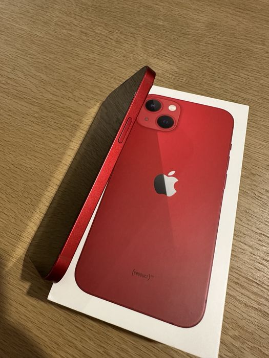 Продавам Iphone 13 red