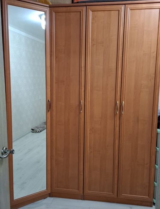 Продам шифонер угловой