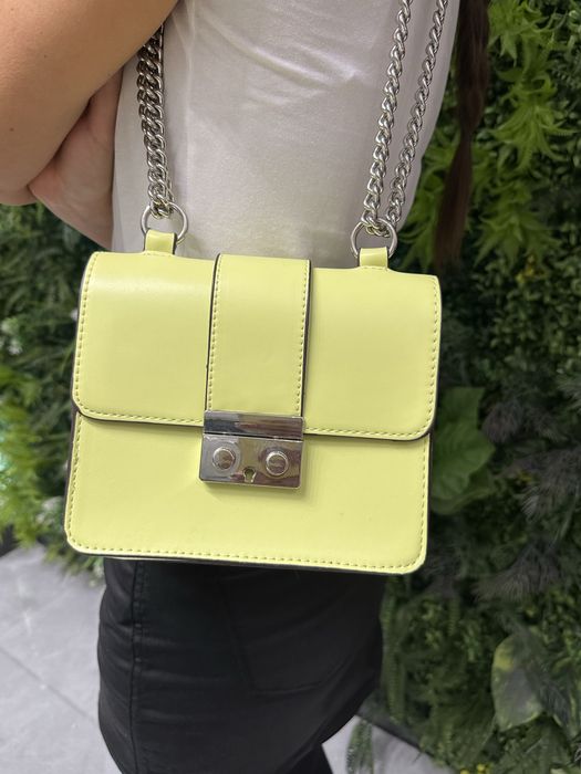 Нова дамска чанта Bershka