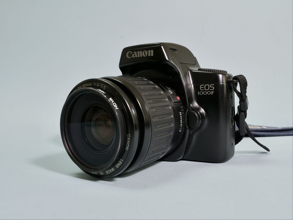 Canon EOS 1000F + Hoya 52mm