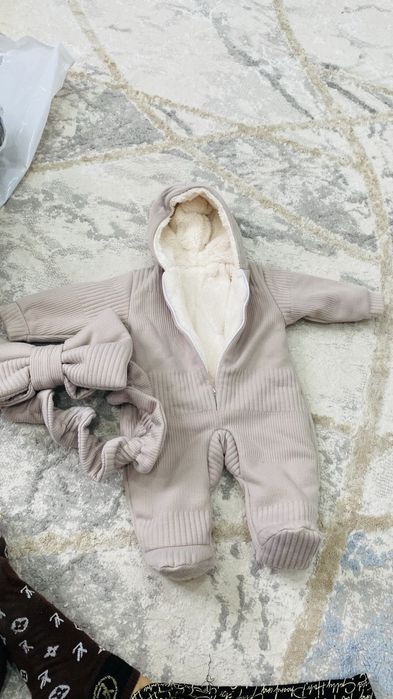 продам комбинезон для новорожденных