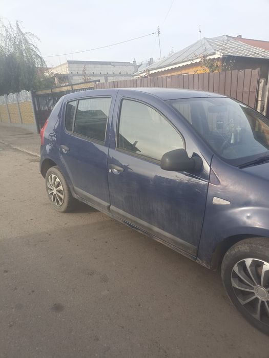 Vând dacia sandero