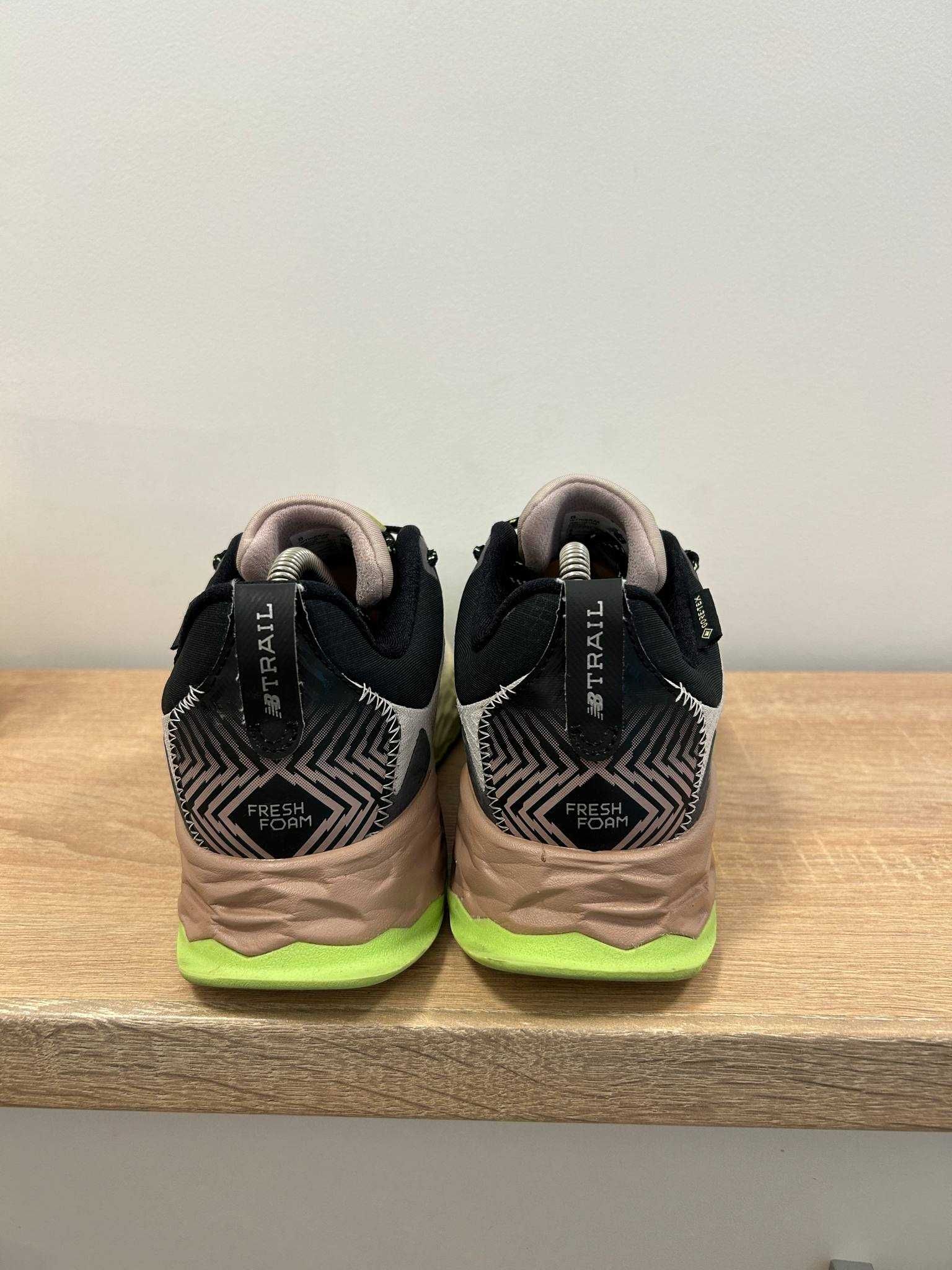 Оригинални дамски маратонки - New Balance Hierro Gore-Tex