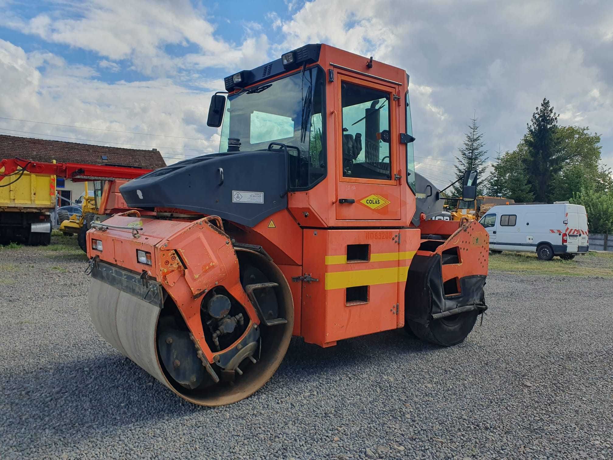 Cilindru compactor pentru asfalt pneuri-tambur Bomag  BW174 AC ,  2006