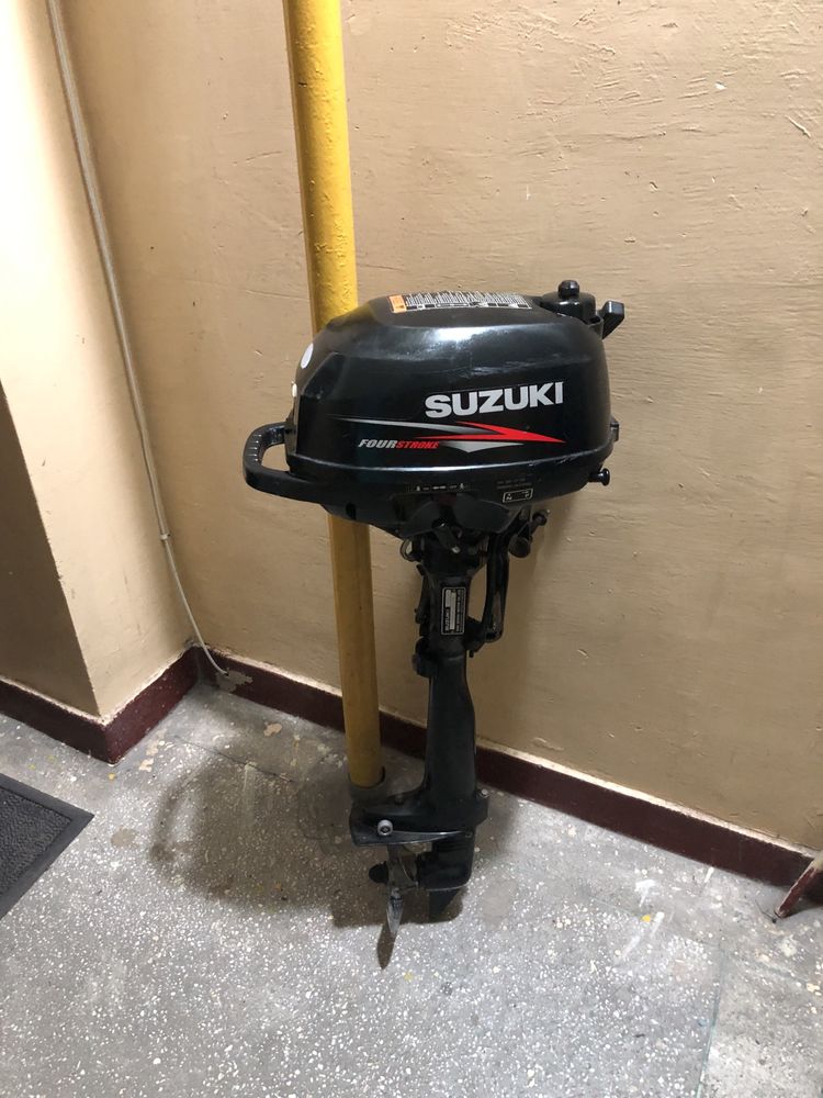 Motor barca Suzuki 2.5 cp