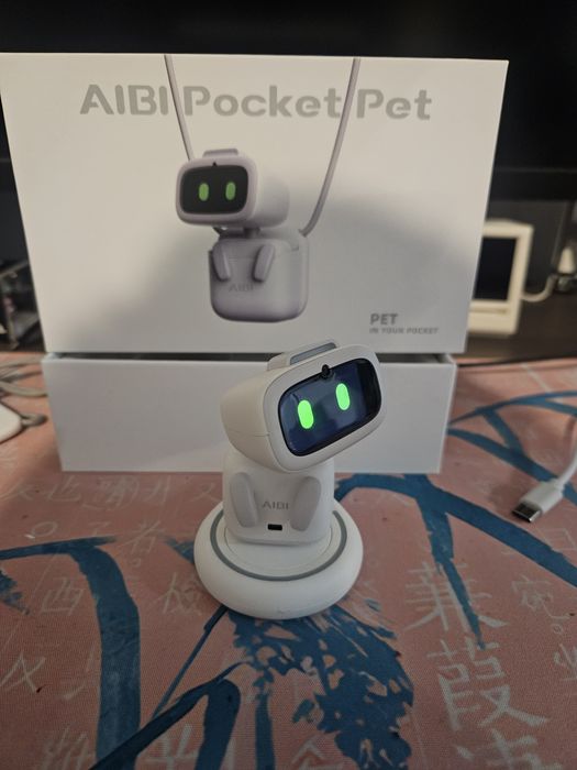 AIBI pocket pet - интерактивный карманный робот питомец