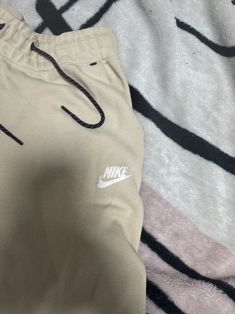 Nike tech fleece