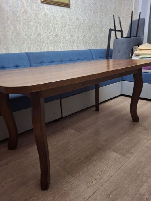 Продам шикарный стол размером 170*90