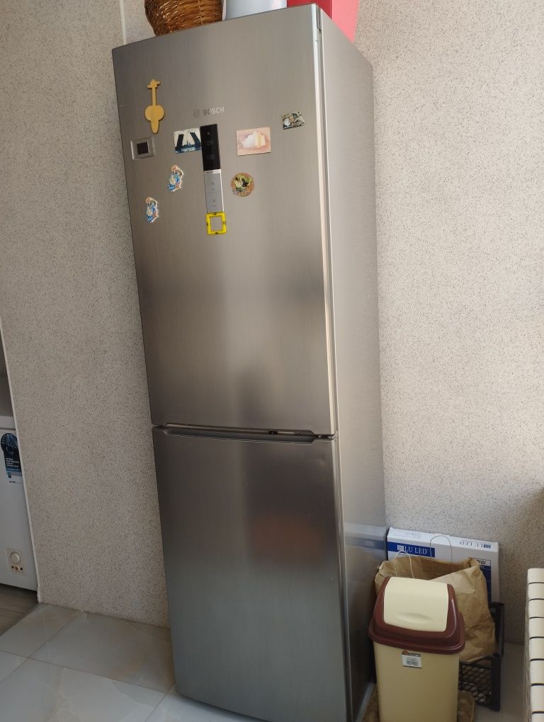 Холодильник фирмы BOSCH