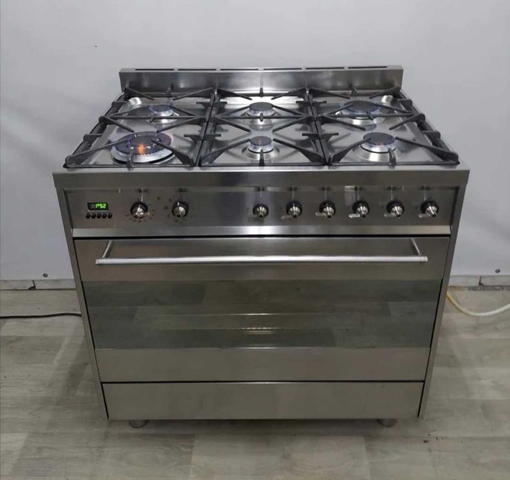 Продам газовую плиту б/у