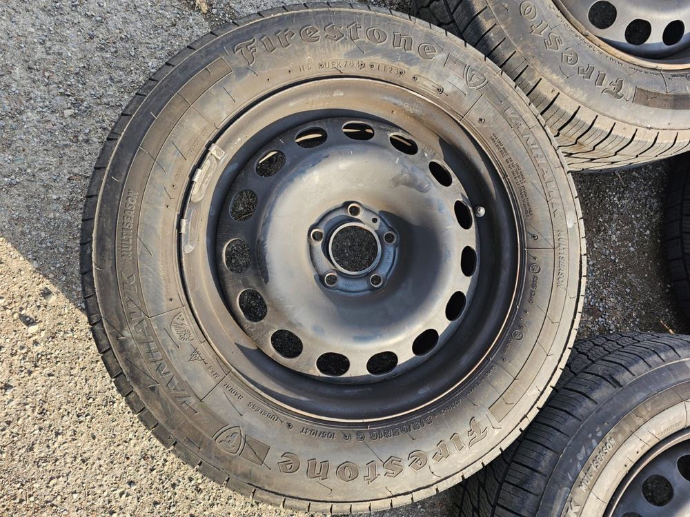 Vând cauciucuri Firestone M+S 215/65 R16 C DOT 11 23