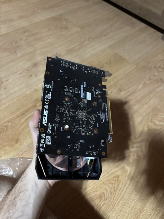 RTX 3050 6GB (2 ventilatoare) – stare impecabilă