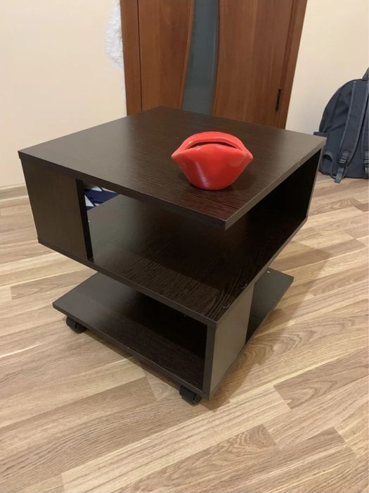 Журнальный столик