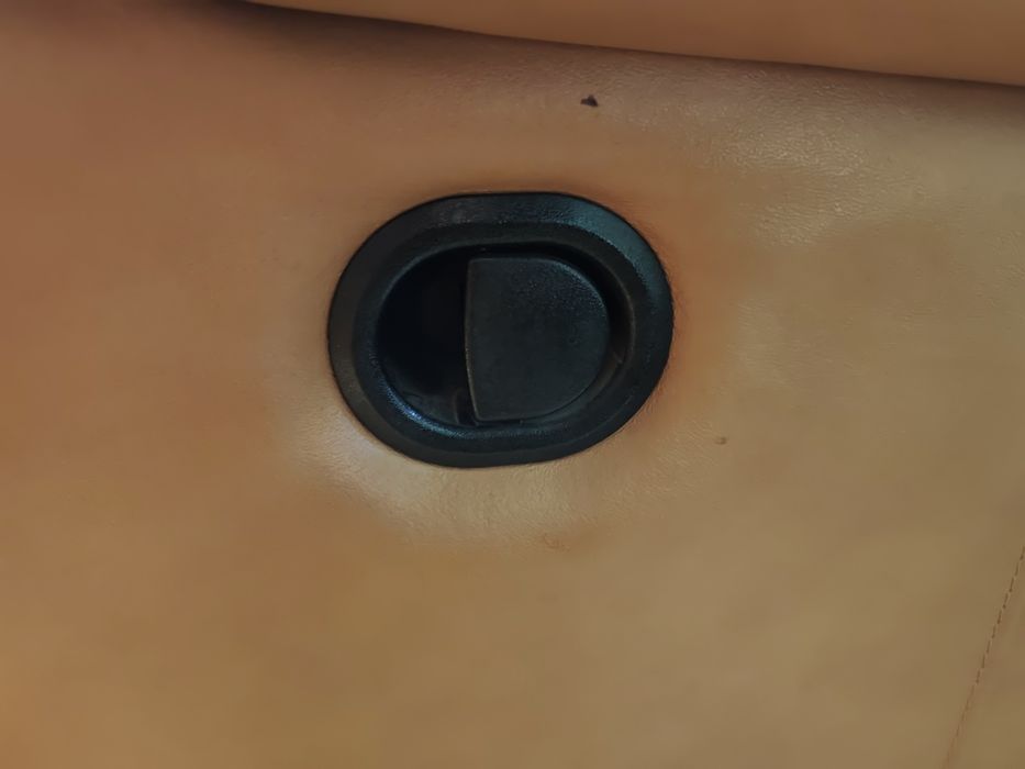 Кожен диван с релакс механизъм