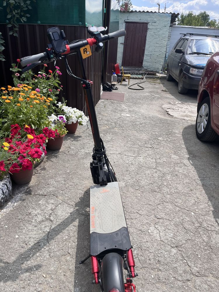 Продаю электросамокат kugoo max speed