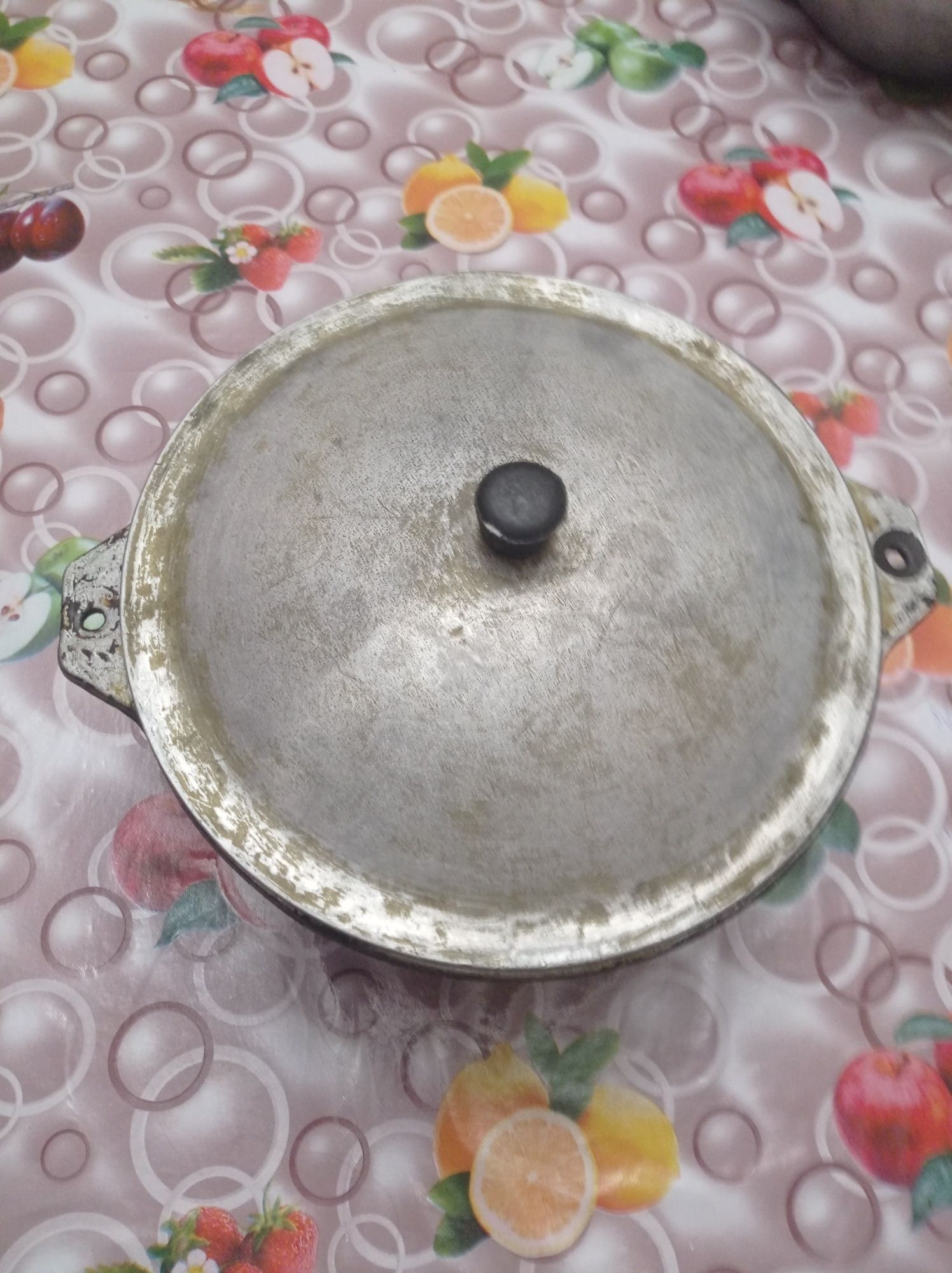 Продаётся казан. Qozon sotiladi.