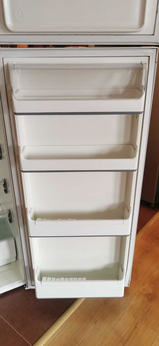 Хладилник с отделна горна камера Conegliano Made in Italy