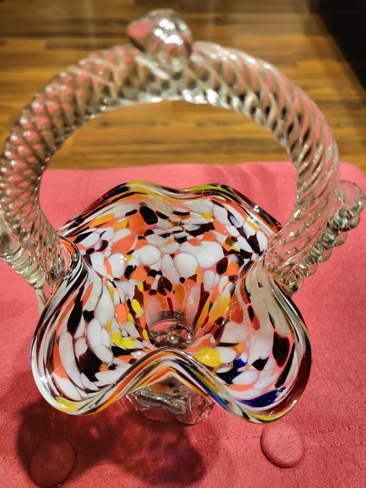 Кошнички от цветно стъкло