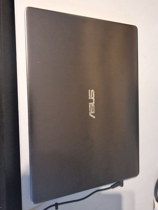 Laptop Asus Vivobook S14