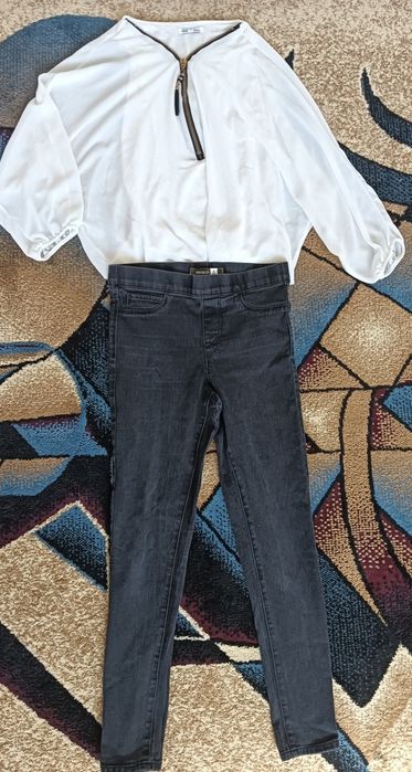 Blugi cu talie înaltă și cămașa top mărimea S