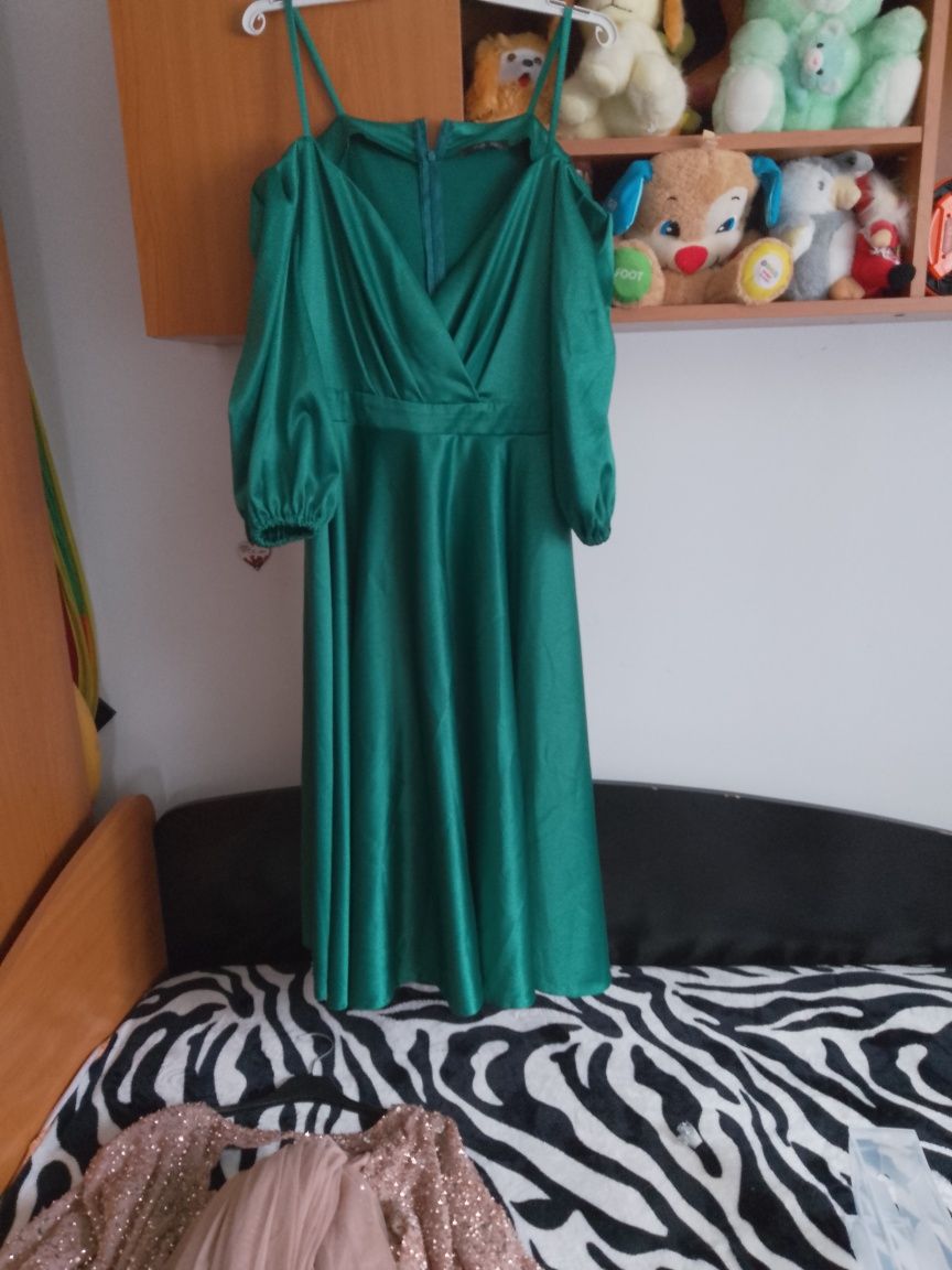 Rochie verde smarald din satin mărime mare 3XL