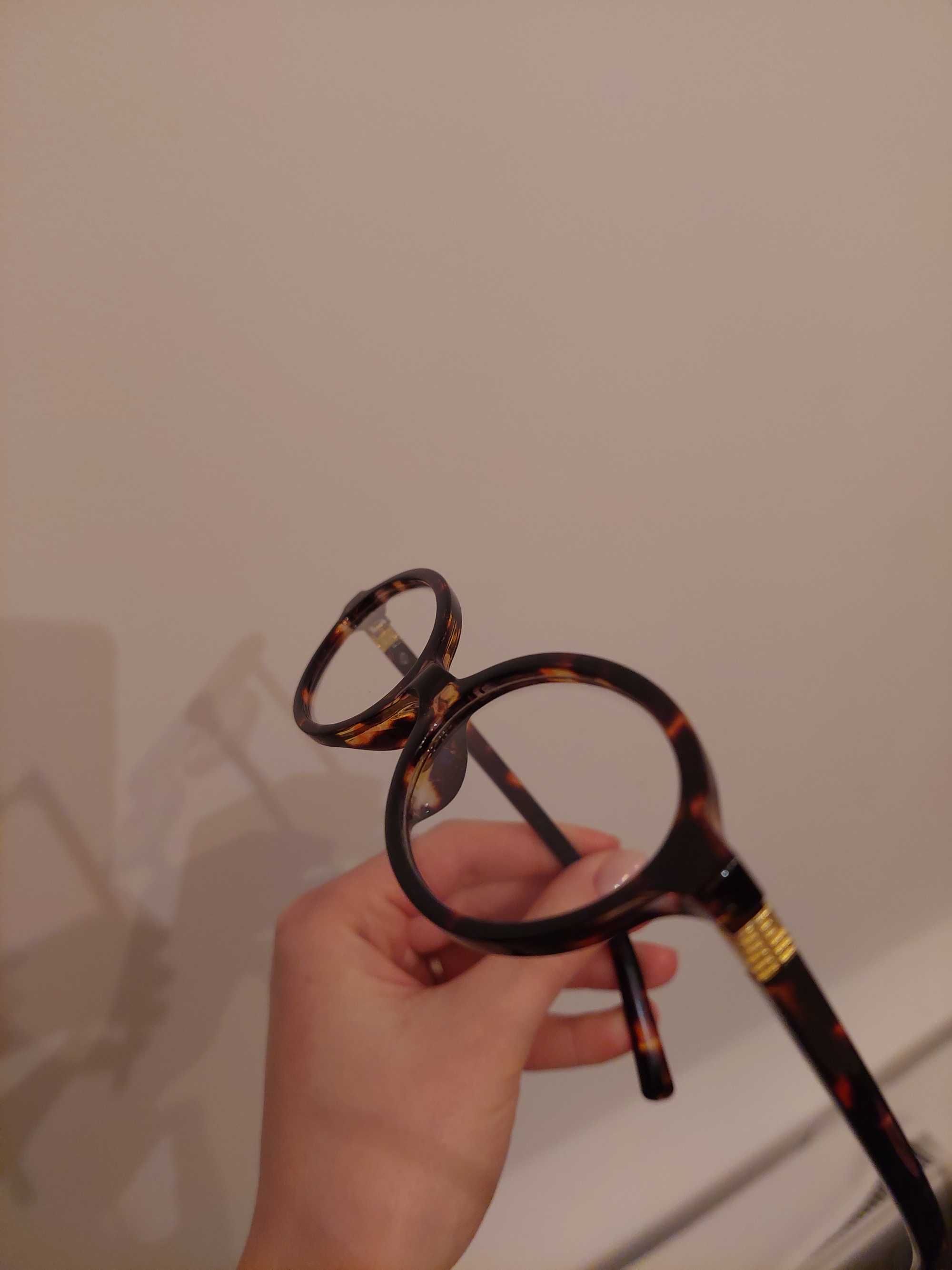 Ochelari cu lentile simple