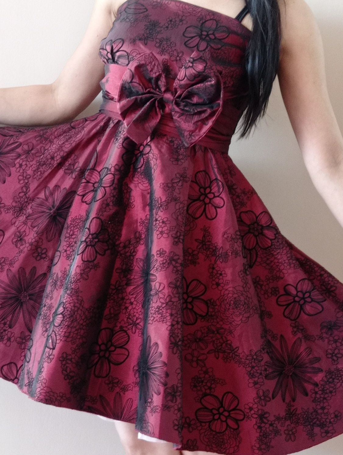 Бутикова рокля/цвят бордо