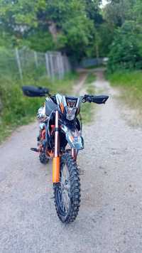 Vând cross kxd 125