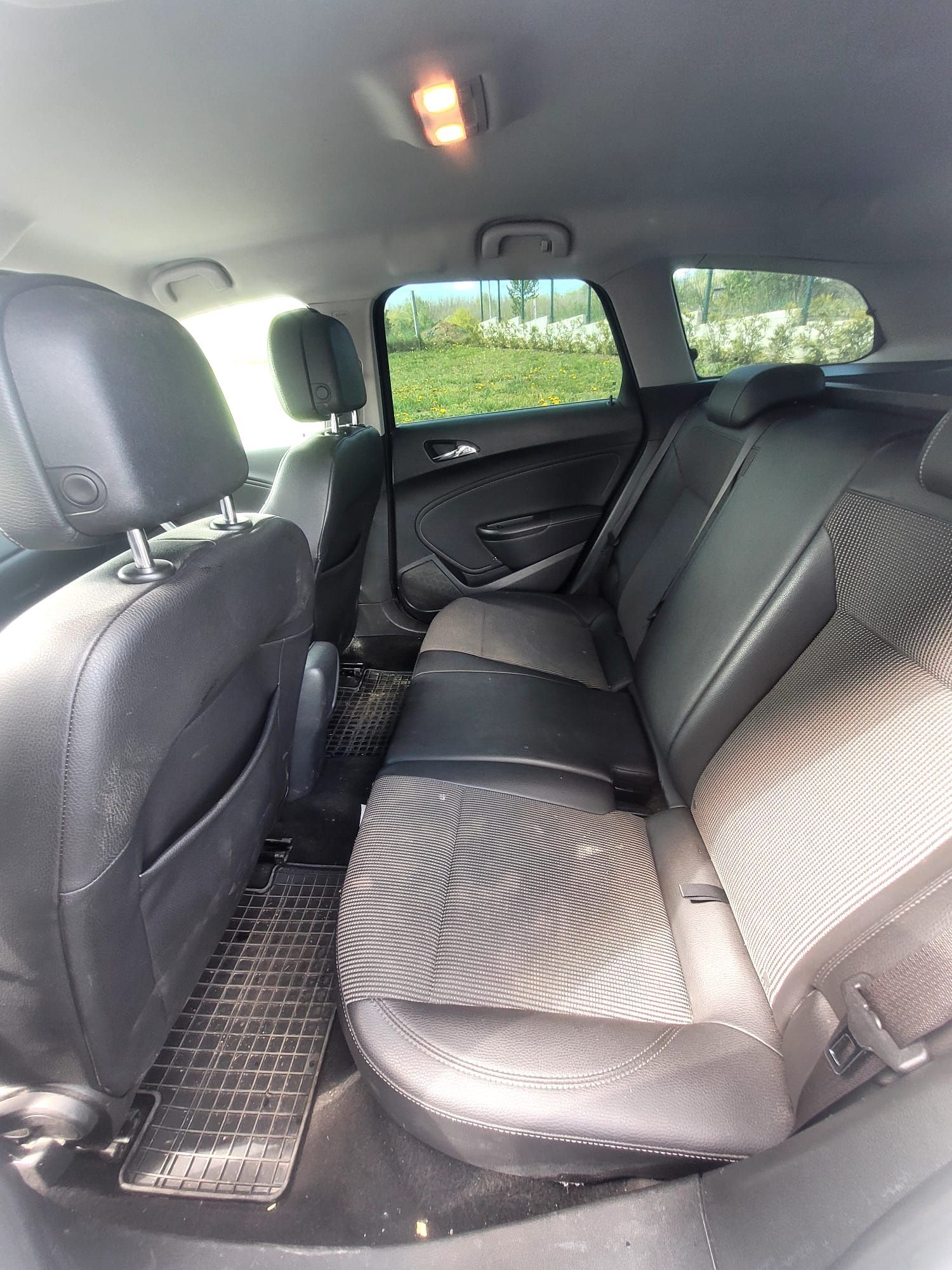Vând Opel Astra J sport tourer
