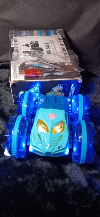 Амфибийна кола с дистанционно управление с LED светлина