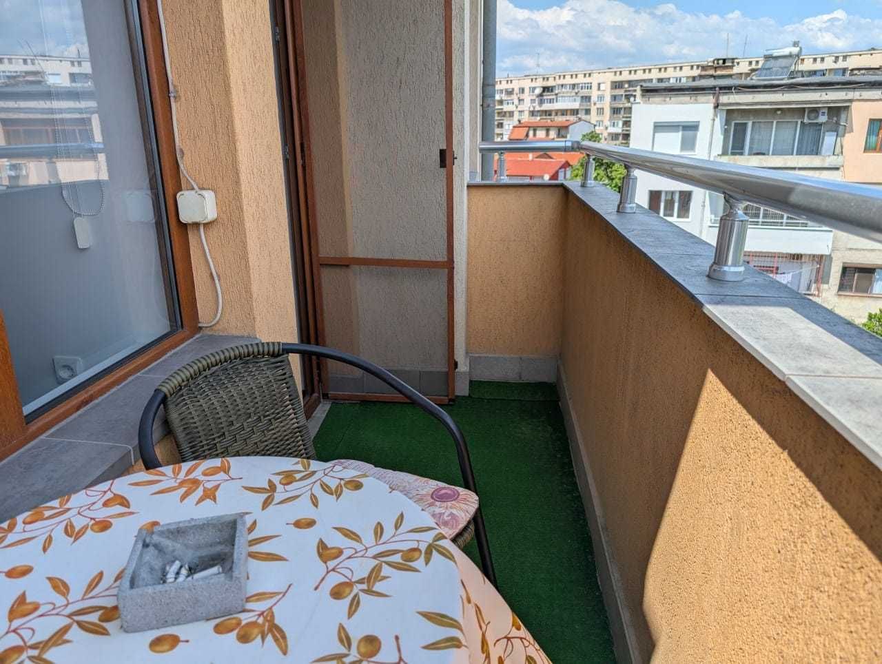 Дава се под наем Тристаен апартамент в Пловдив, Център - 90 кв.м за 612 € - Снимка #19