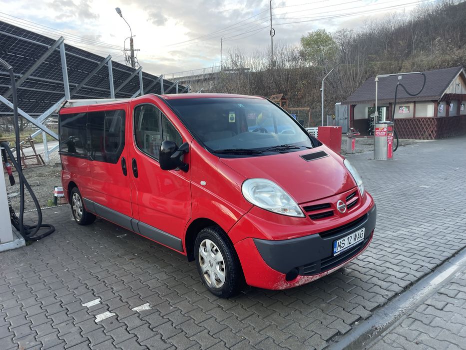 Nissan Primsatr 2011 8+1