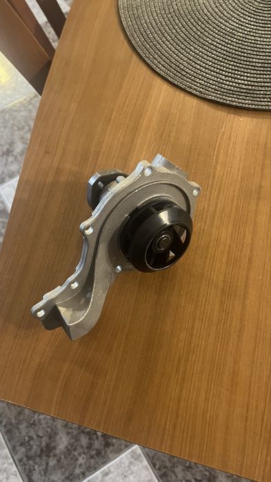 Водна помпа за ауди А4  1.8 125к.с