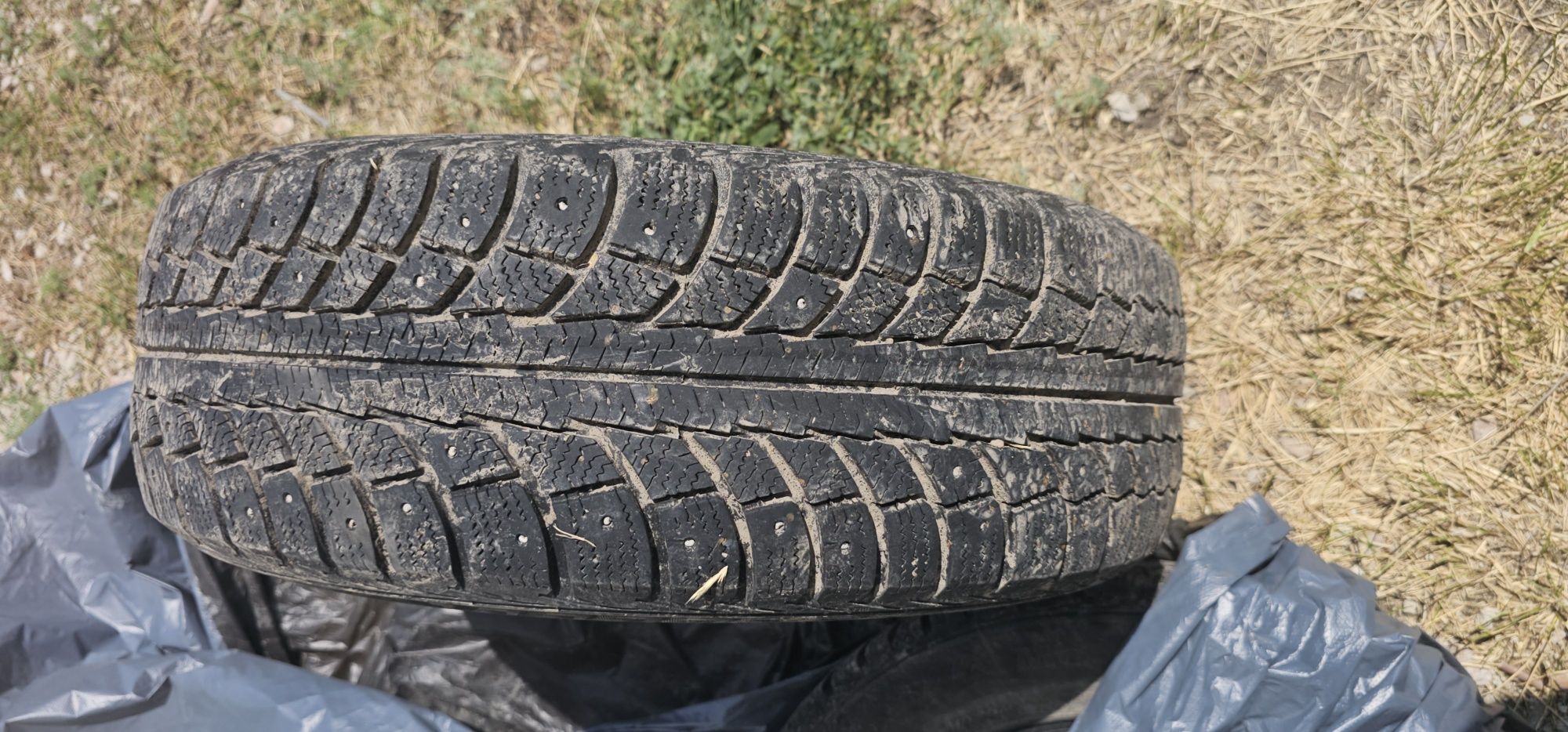 Продам 4 балона matador R15 зима